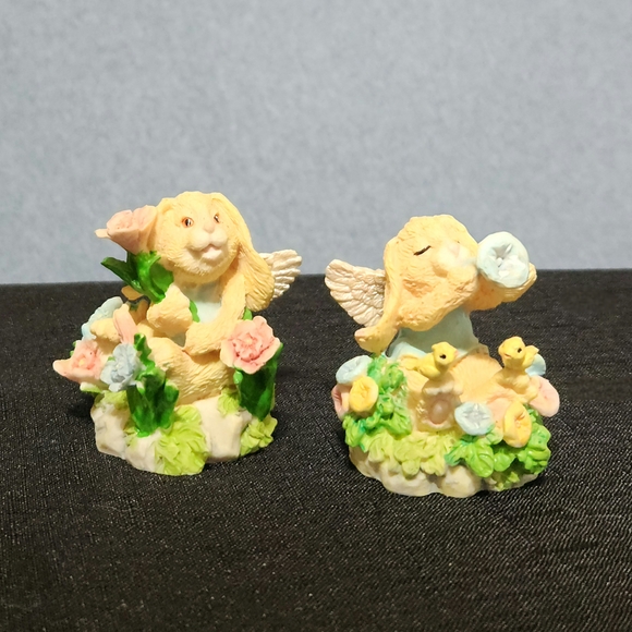 Other - Decorative Bunny Figurines with Flowers